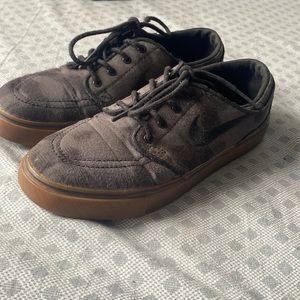 Nike skateboard shoes